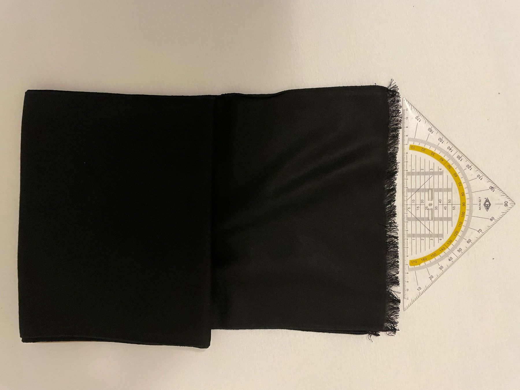 Foulard & Sciarpe: Schwarzer Schal, neu, ungetragen, originalverpackt – Nuovo e nell'imballaggio originale da Zürich venduto da Joba-Sell 1