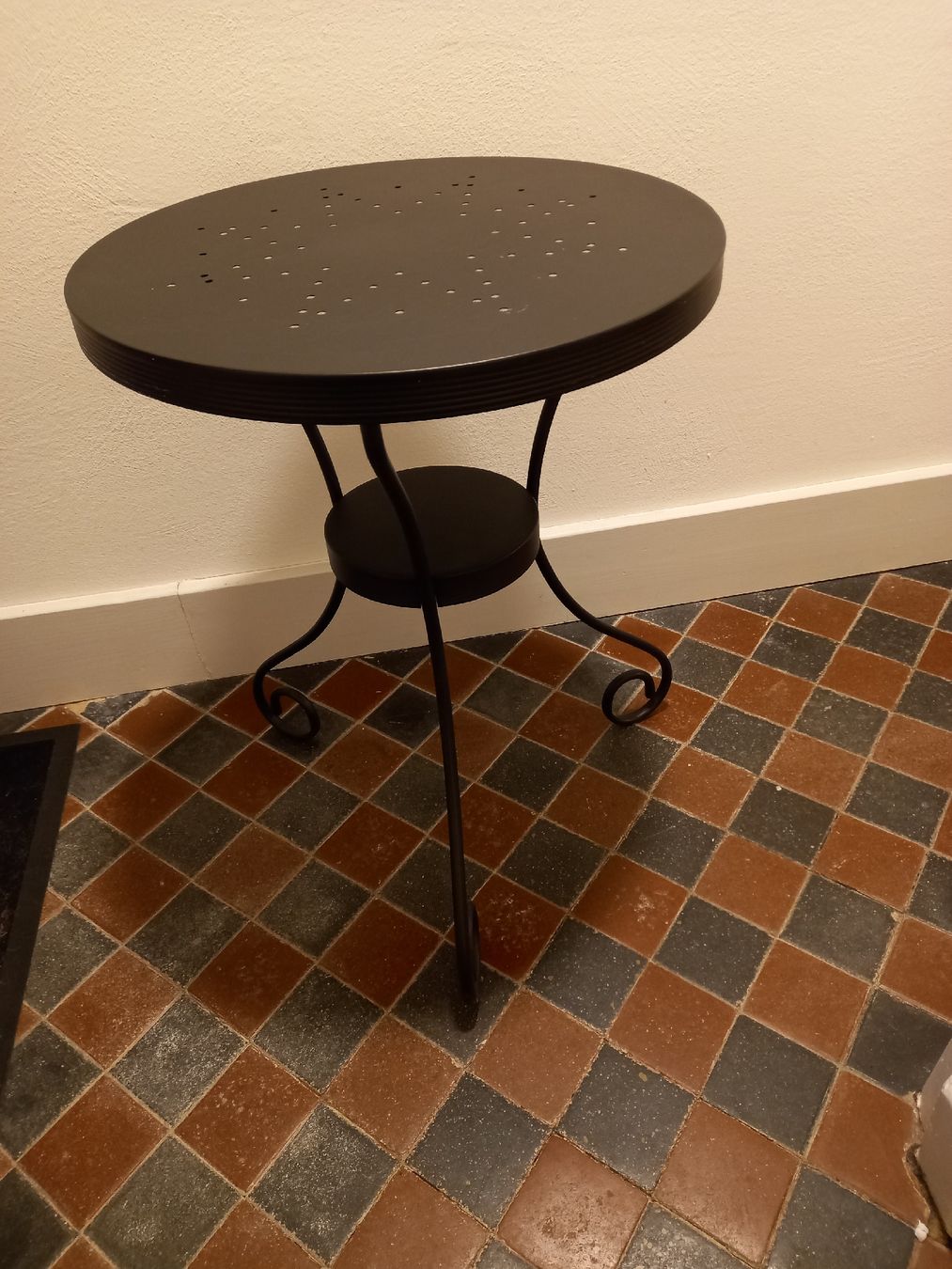 Tavoli: Schönes Tischchen – Usato da Aarburg venduto da chregi79