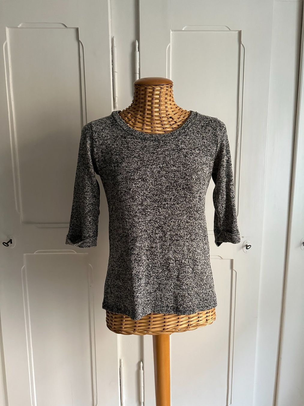 T-Shirts: FOREVER 21 - Strickoberteil schwarz-weiss M – Gebraucht aus Zürich von Diazaio