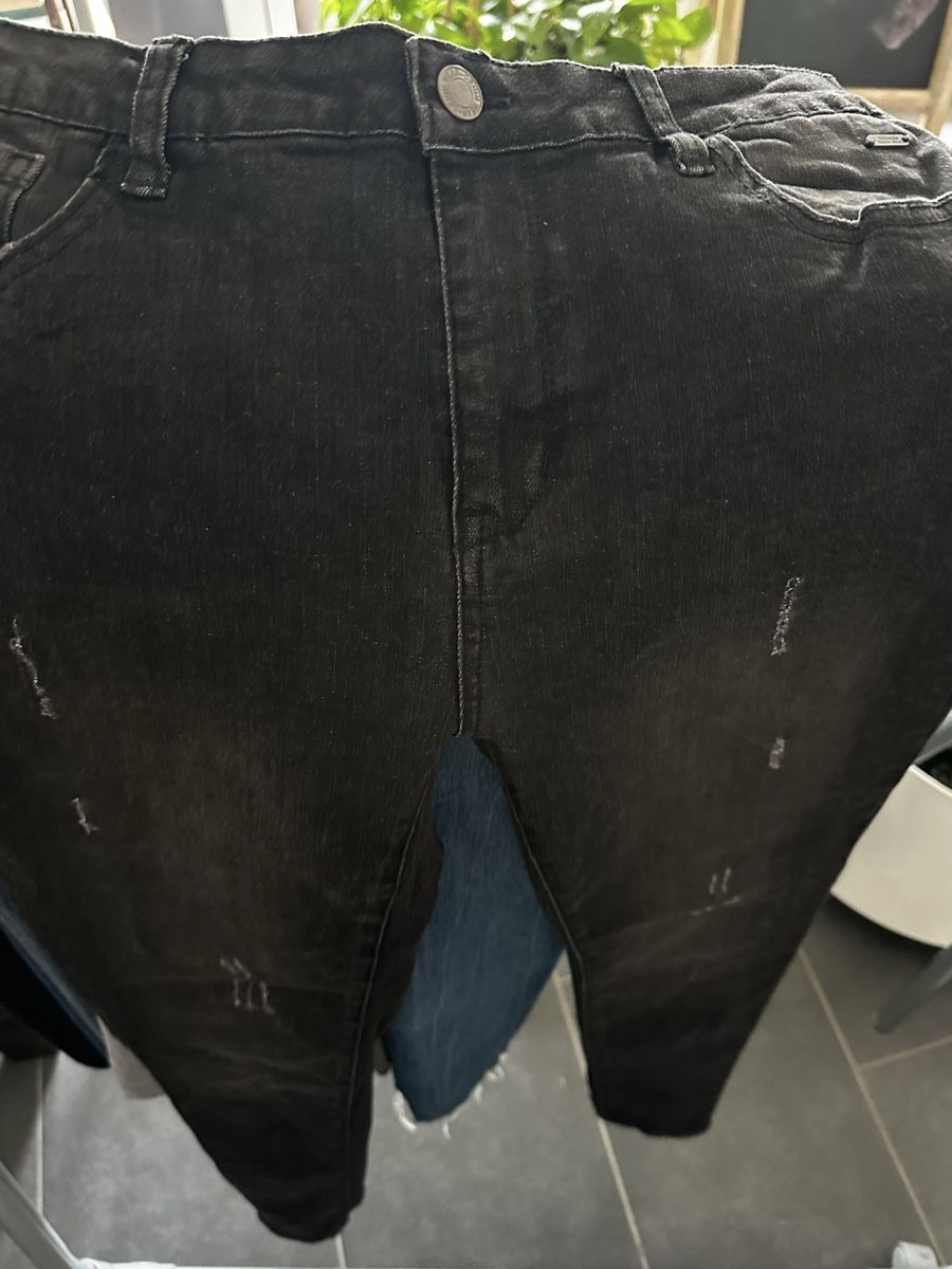 Jeans: Jeans Hosen  – Usato da Winterthur venduto da Frangello 7