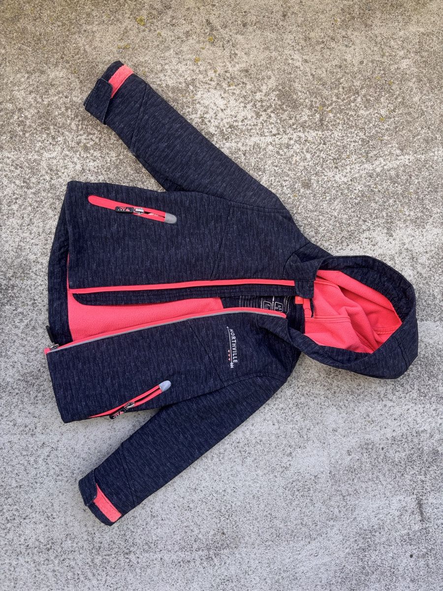 Jacken: Kinder Softshelljacke Gr. 92 winddicht, wasserresistent 55 – Gebraucht aus Aetingen von pat_ykl9