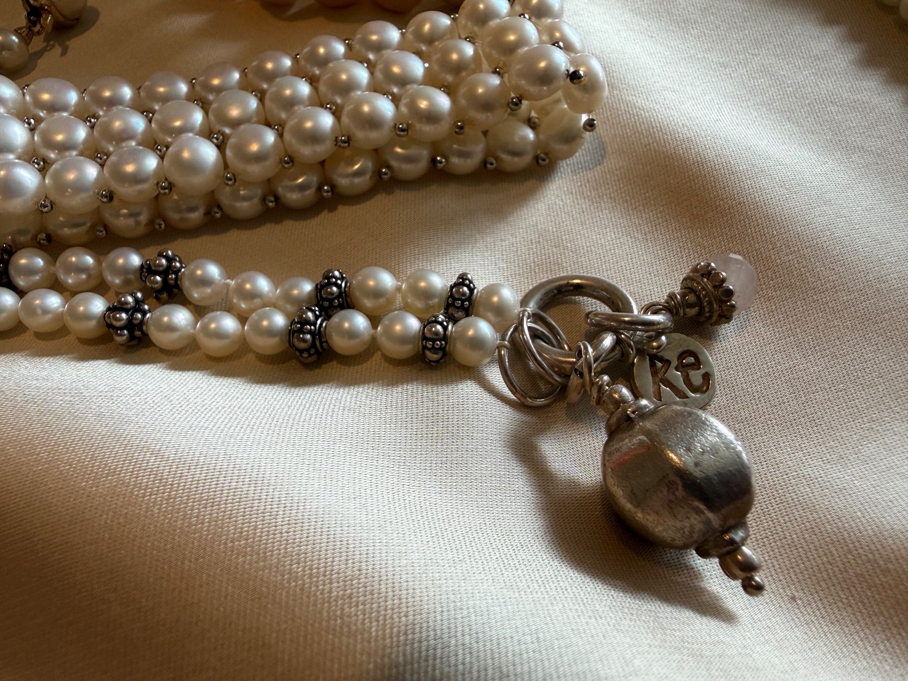 Altri gioielli: Modeschmuck Perlenketten und Armbänder akzeptabel – Usato da Meggen venduto da azmah 4