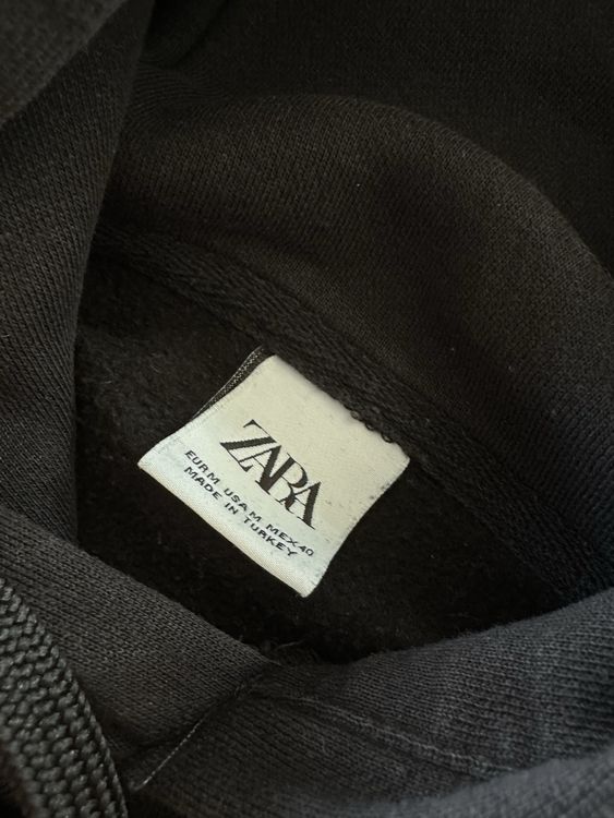 Zara Pulls & Sweat-shirts: Schwarzer ZARA Kapuzenpullover, Grösse M, Top Zustand! – D'occasion à St.Gallen par Ha-Ha 2