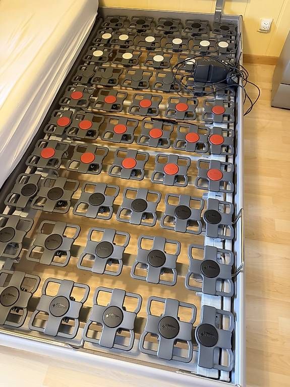 Sommiers: Tempur Lattenrost 90x200 cm – D'occasion à Hägglingen par KarinK