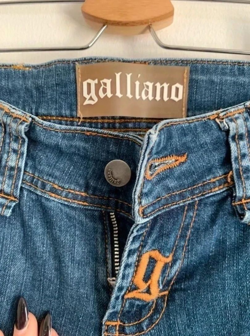 John Galliano Jeans: john galliano skinny jeans – D'occasion à basel par wastedworld 2