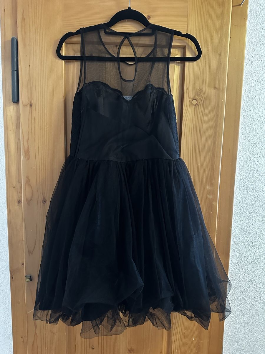 Vestiti: Schickes, kurzes, schwarzes Tüllkleid – Usato da Tiefencastel venduto da Dariaca 1
