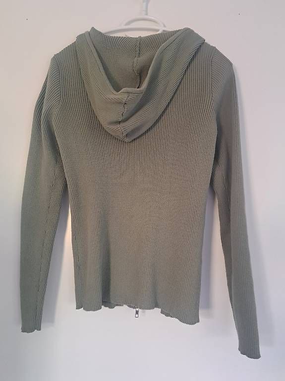 Vestes: Strickjacke, Sweatjacke grau grün M  – D'occasion à Rupperswil par White-Dove 1