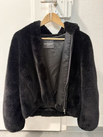 Kunstpelz Jacke Leonardo schwarz mit Kapuze, Gr. 36