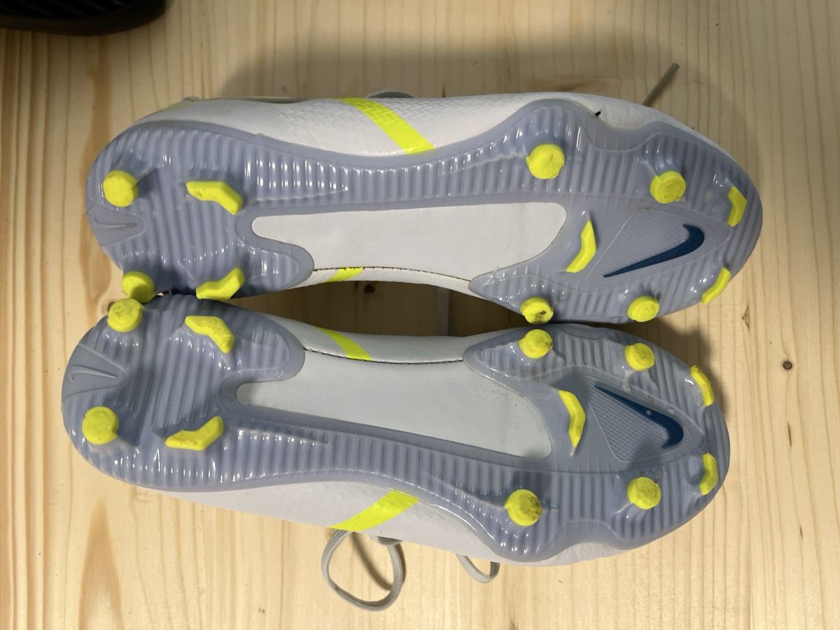 Nike Scarpe per ragazzi: Fussballschuhe Nike Phantom GT Gr. 35 – Usato da Derendingen venduto da Carbon10 1