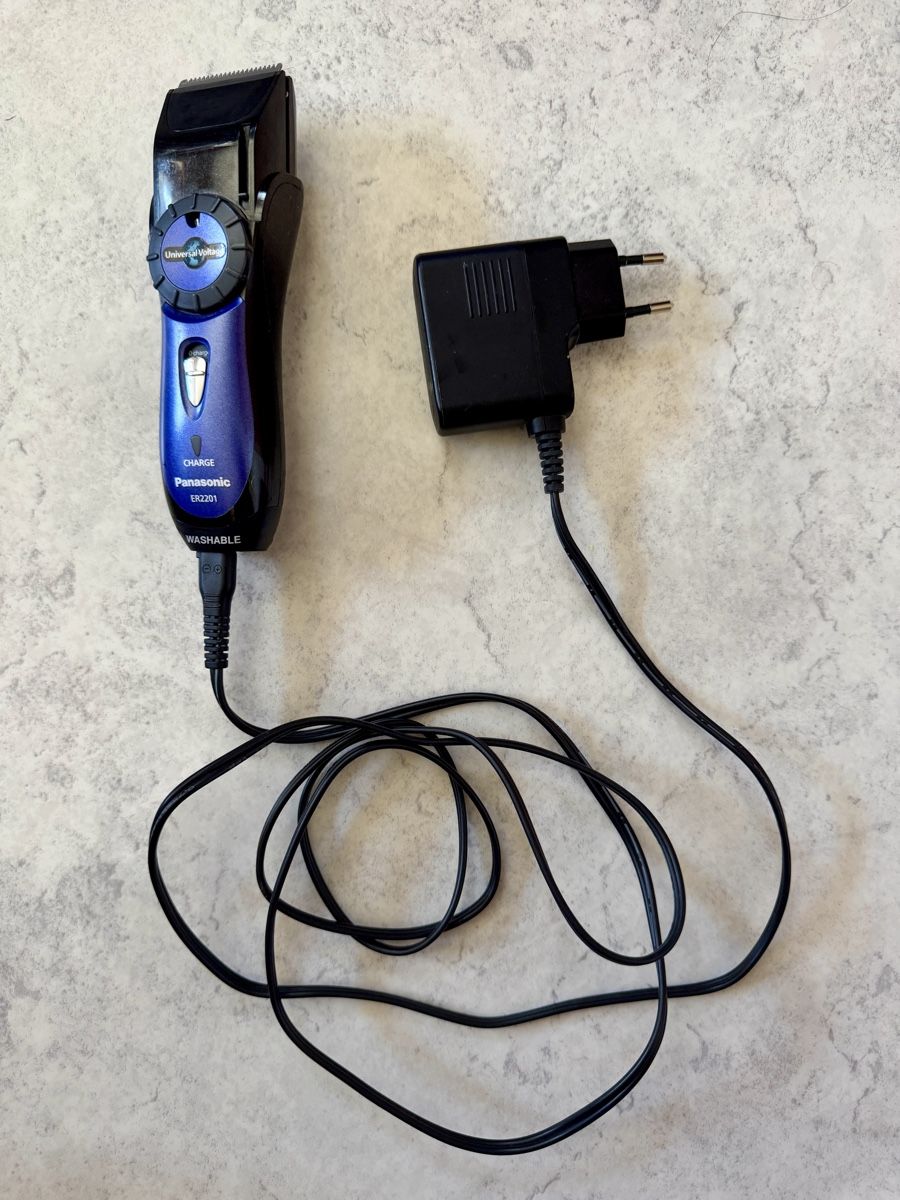 Panasonic Taglio: Panasonic ER2201 Bart- und Haarschneider – Usato da Küblis venduto da AlpinePro_GR