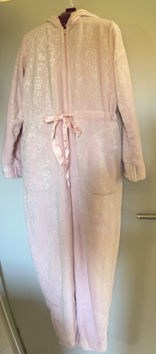 Jumpsuits: Jumpsuit Gr. M – D'occasion à Sevelen par Glueckstreffer.62