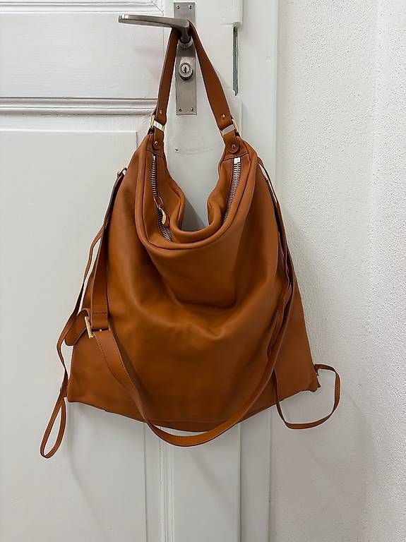 Taschen für Damen: Grosse Ledertasche  – Neu und originalverpackt aus Basel von yet_7svp