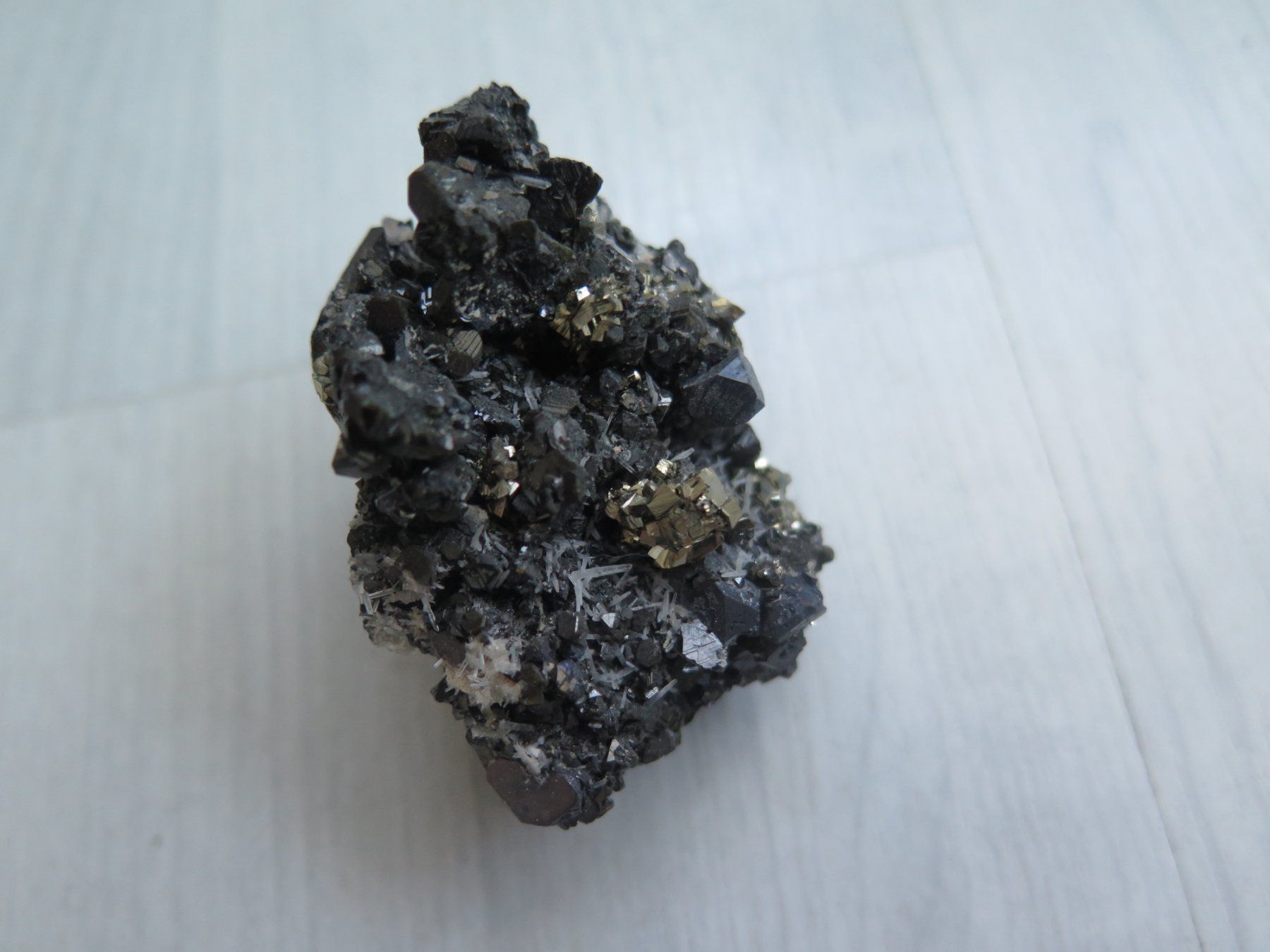 Minerali & Pietre curative: Galena mit Seligmannit und Chalkopyrit Stufe – Usato da Schaffhausen venduto da Yamakana51L8736OQ8 3