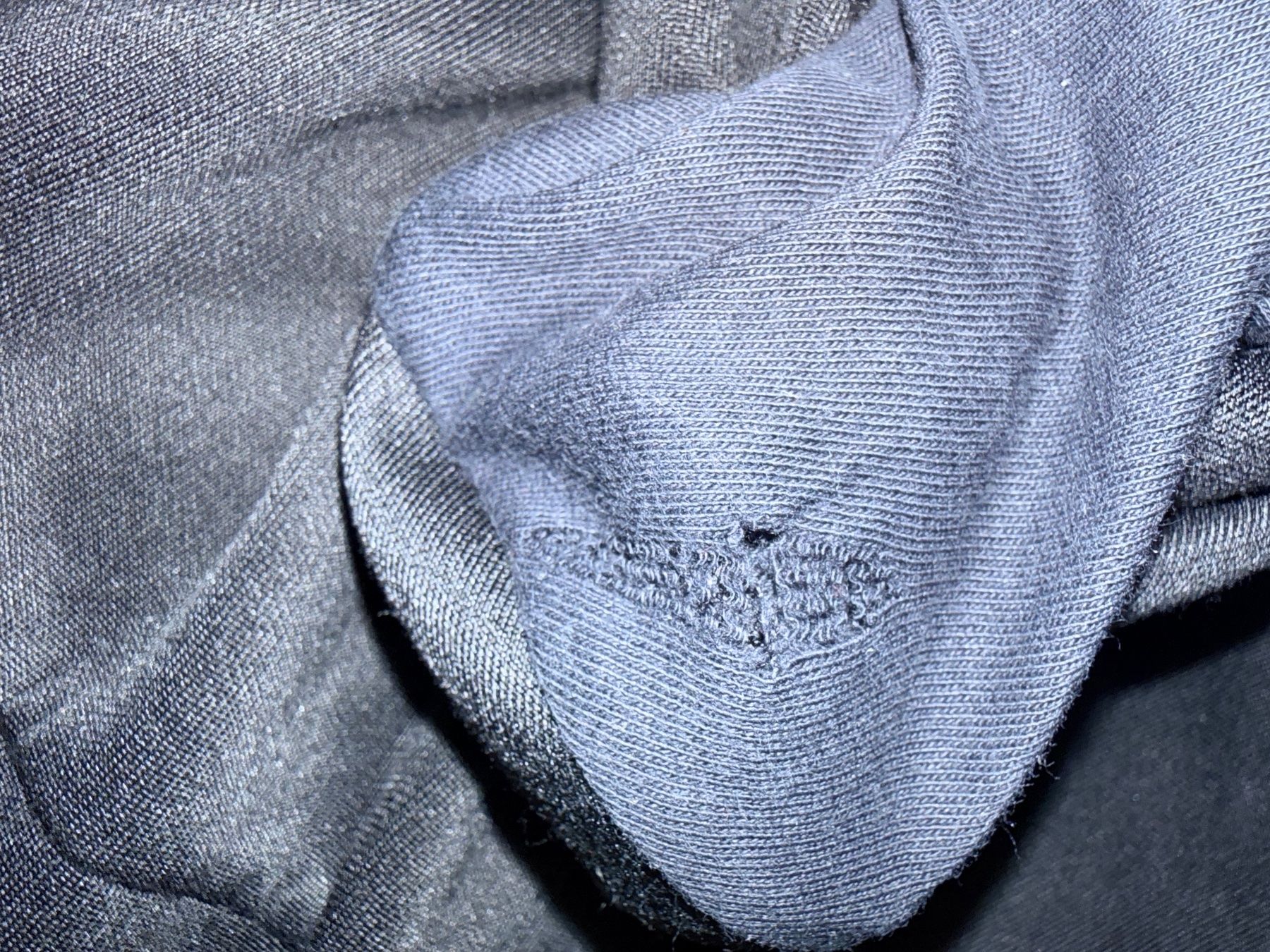 Nike Pantaloni: Nike Trainingshose Schwarz/Gold, Grösse L – Usato da Wollerau venduto da falkenauge444 3