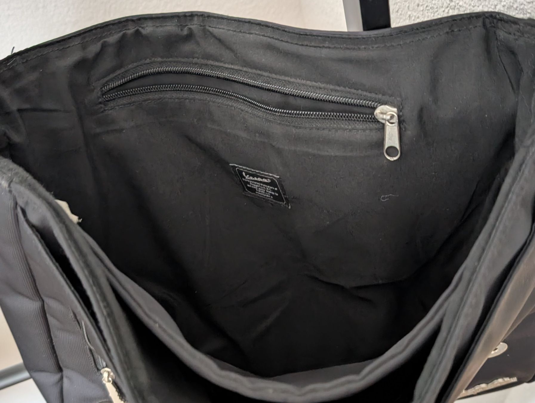 Vespa Taschen: Vespa Umhängetasche schwarz – Neu (gemäss Beschreibung) aus Ermatingen von Hanni_und_Nanni 3
