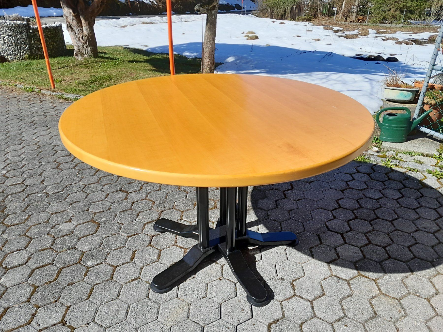 Tables: Tisch rund 120 cm mit 4 Stühlen – D'occasion à Wildhaus par Brunphil 3