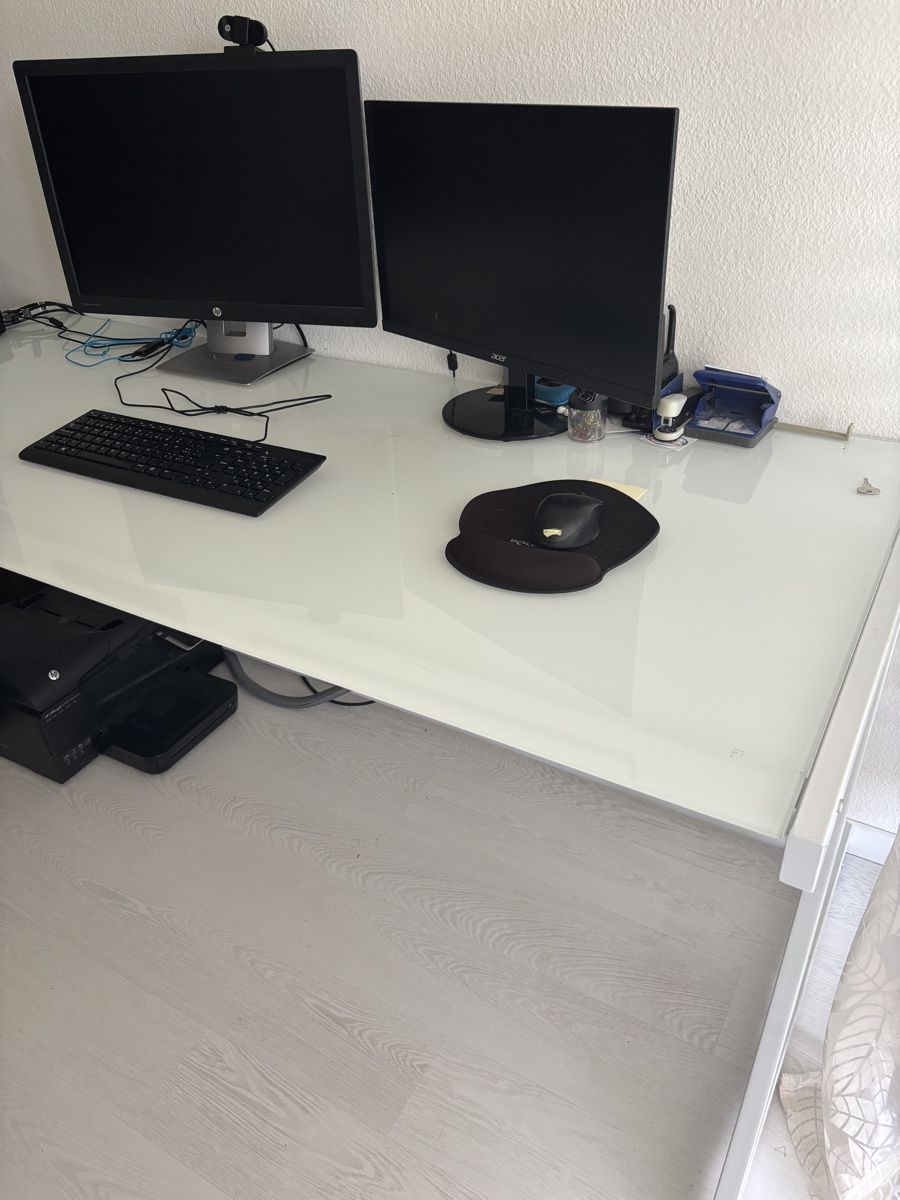 Schreibtische: Büro Schreibtisch - Glaspult – Gebraucht aus Olten von Domenico629 1