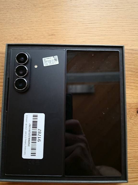 Samsung Telefoni cellulari / Smartphones: Fold 7 wie Neu – Nuovo (secondo la descrizione) da Rüeggisberg venduto da Chrigu0987week 1