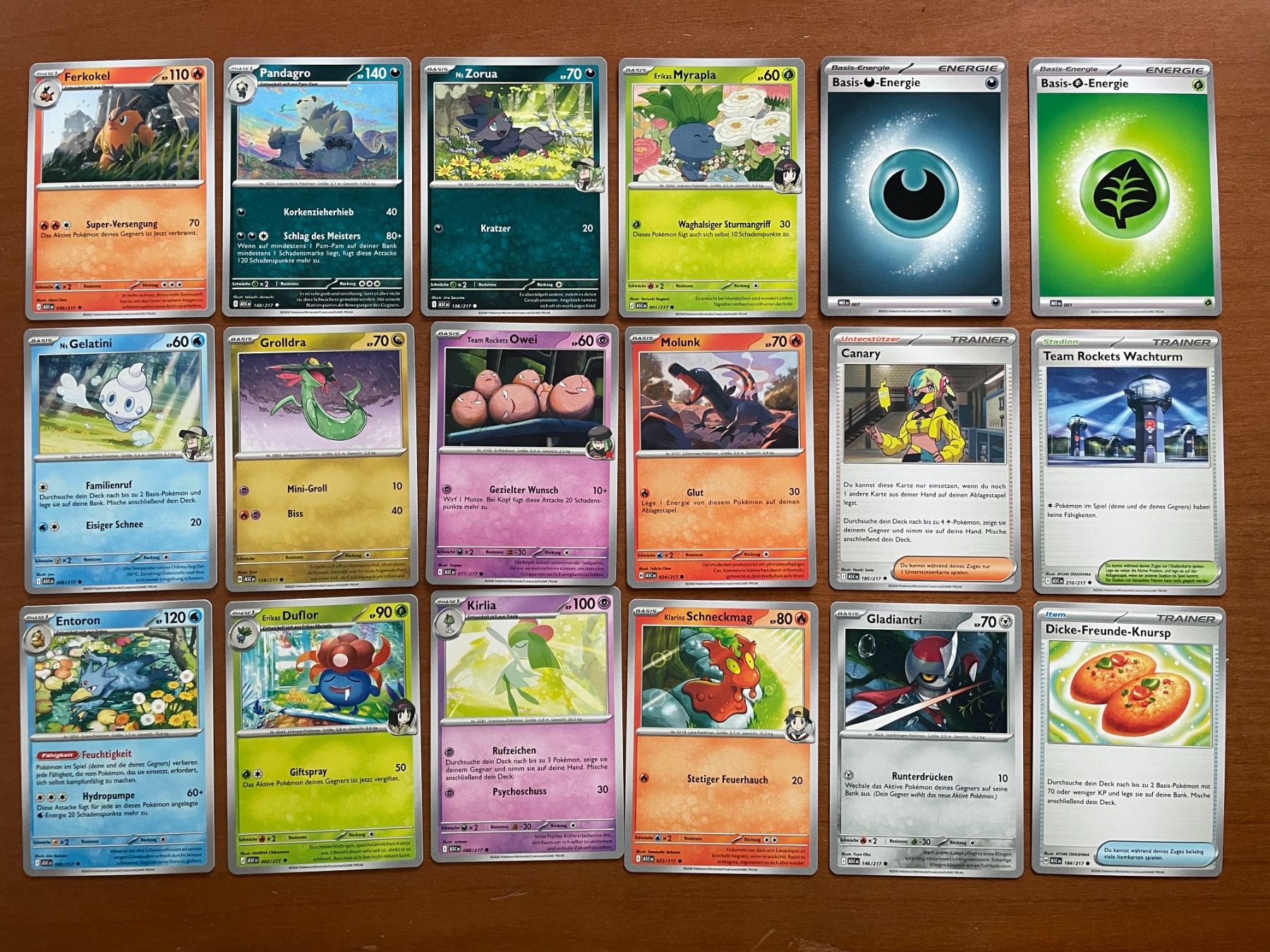 Pokémon Carte collezionabili: Pokemon Karten Set (Versand gratis) – Nuovo (secondo la descrizione) da Chur venduto da Angerson
