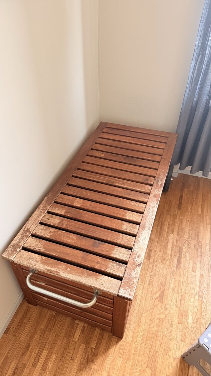 Articoli in legno: Gartenbox Holz mit Rollen braun. – Usato da Niederscherli venduto da Cq3po0 1