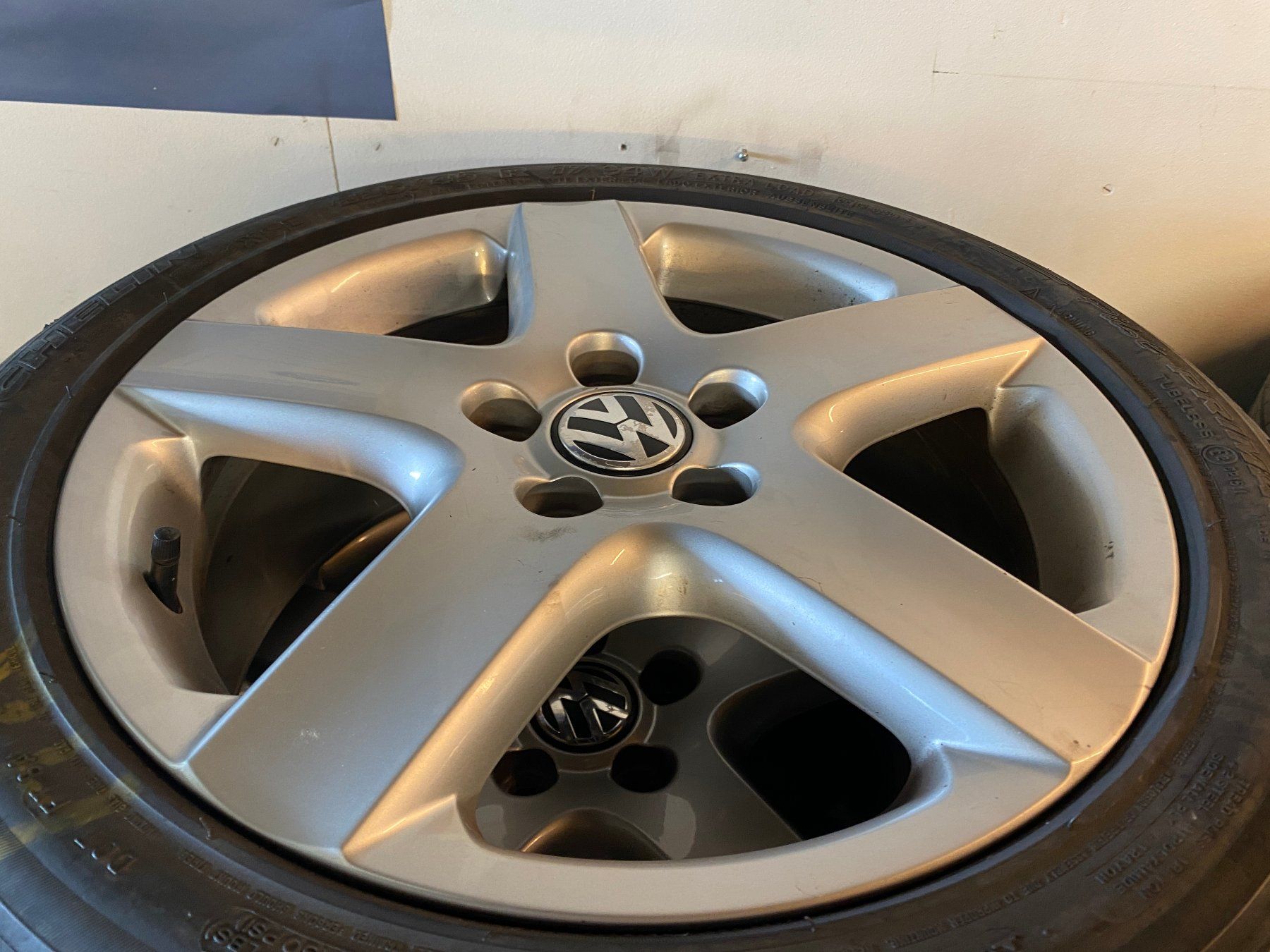 Continental Pneumatici & Ruote complete: Sommerräder VW – Usato da Kaltbrunn venduto da Steoli74