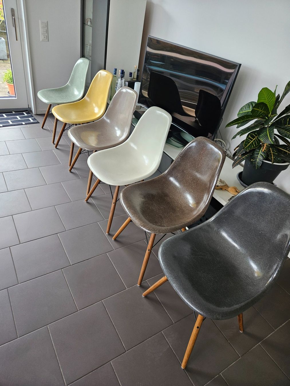 Herman Miller Stühle: Eames / Herman Miller / Vitra fiberglas – Gebraucht aus Zürich von Lukasz 3