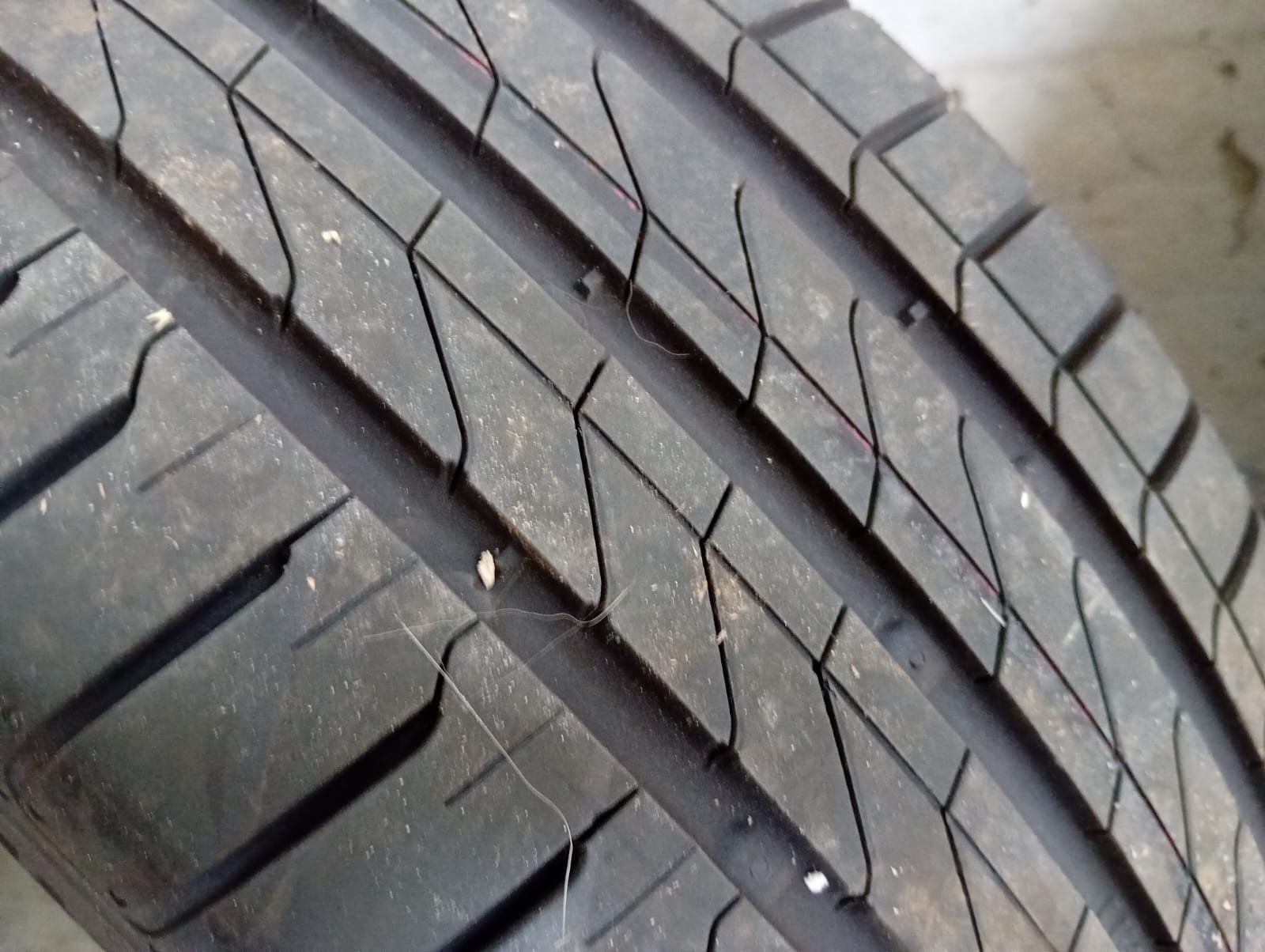 Continental Pneumatici & Ruote complete: Pneus d'été (VW polo) – Usato da Vuadens venduto da favreclaude 4