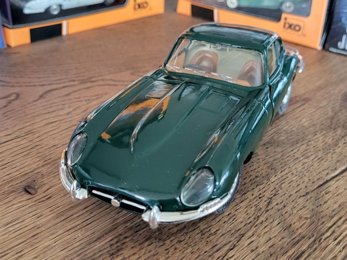 Modellini d'auto: Jaguar E 1:24 Tchibo – Usato da Rothrist venduto da Juana5 1
