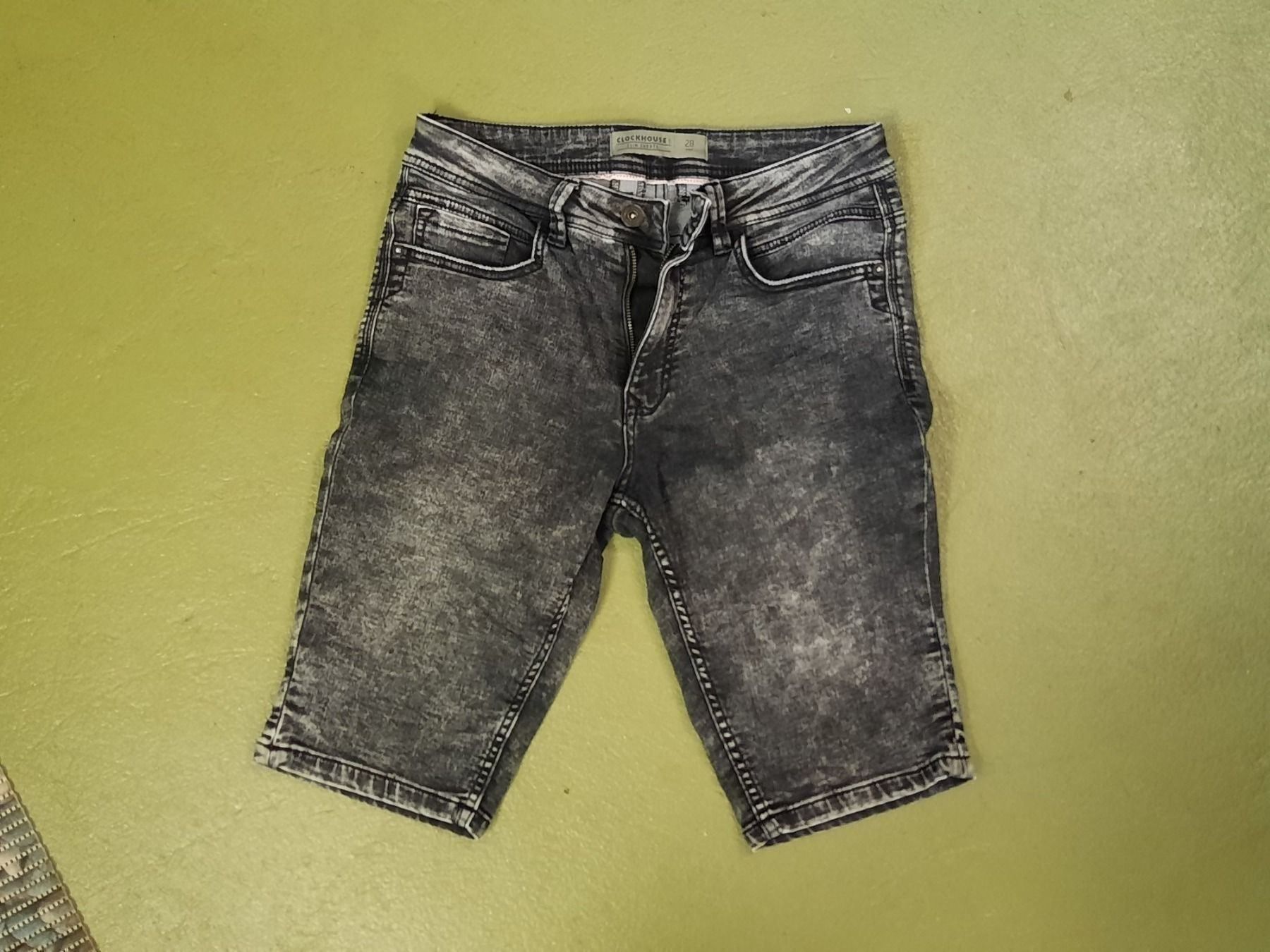 Jeans: Jeans Shorts – Usato da Niederglatt ZH venduto da Bobsli