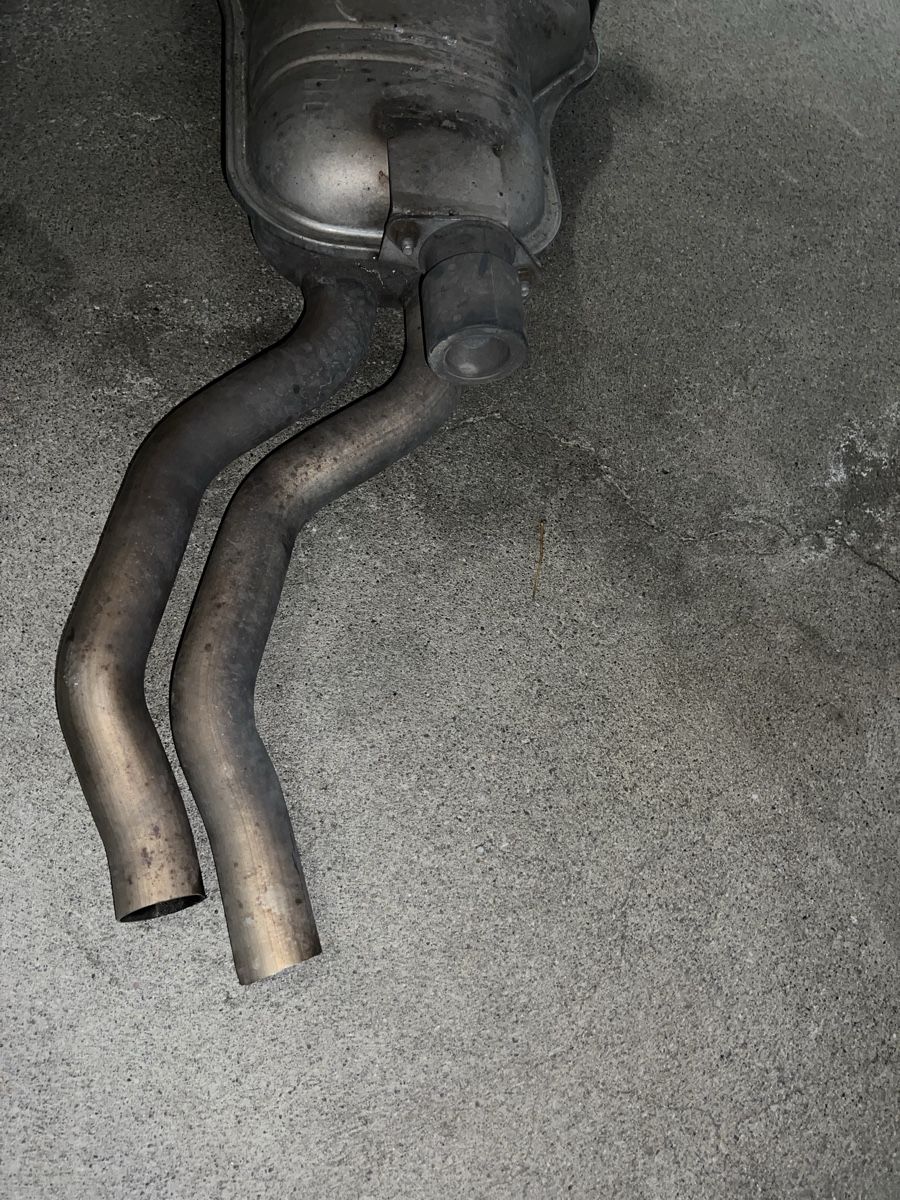BMW Auspuffanlagen: Endschalldämpfer Original Auspuff BMW e46 – Gebraucht aus Wolfhausen von metalgear99 2