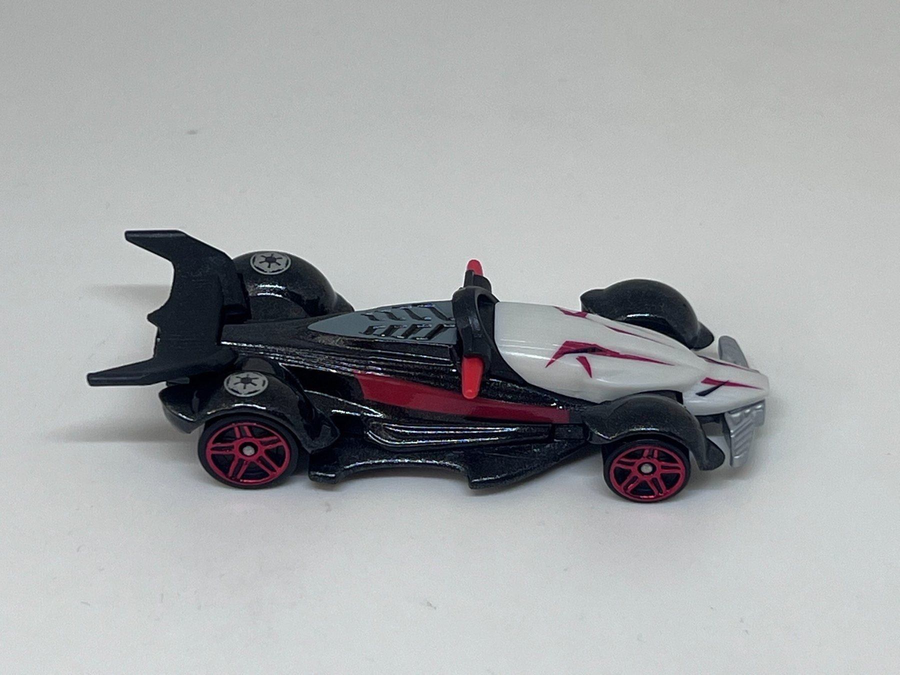 Hot Wheels Voitures modèles: Hot Wheels The Inquisitor #146 – D'occasion à Wildegg par LaaBoutique 1