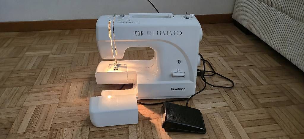 Macchine da cucire: Durabase Sewing 50 Hz  85 W – Usato da Wohlen AG venduto da ste_w55b