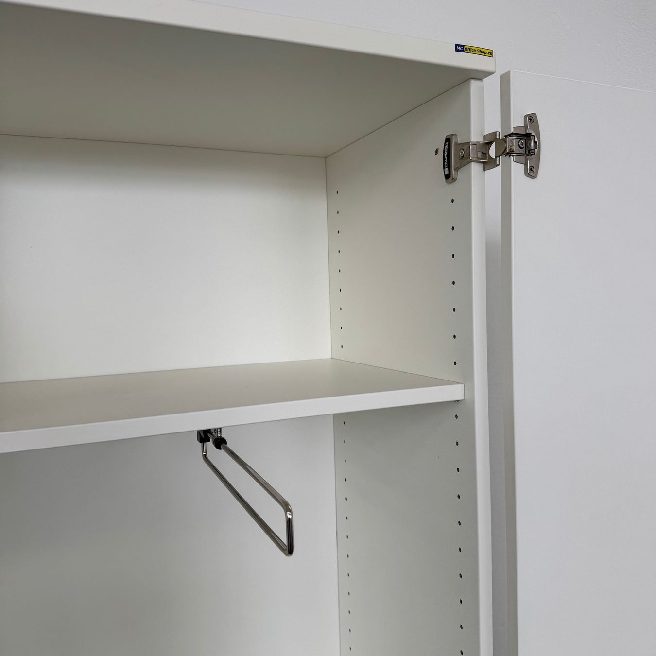 Armadi: Palmberg Prisma 2 Garderobenschrank Links öffnend – Usato da Schönenwerd venduto da mcofficeshop 5