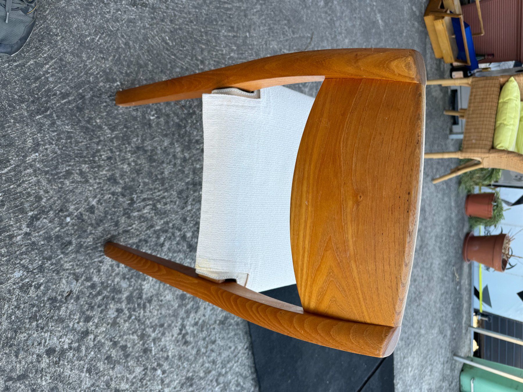 Tischset: TABLE AVEC 4 CHAISES ET COMMODE TROIS PORTE EN BOIS D'ORME – Gebraucht aus Morges von argento.oro.65 5