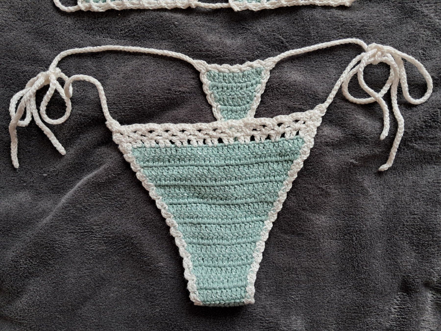Costumi da bagno & Bikini: Häkel Bikini Set (String) handgemacht - grosse S – Nuovo (secondo la descrizione) da Dübendorf venduto da aga1_b 1