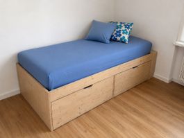 Holzbett 90×200 mit Matratze & 2 Schubladen