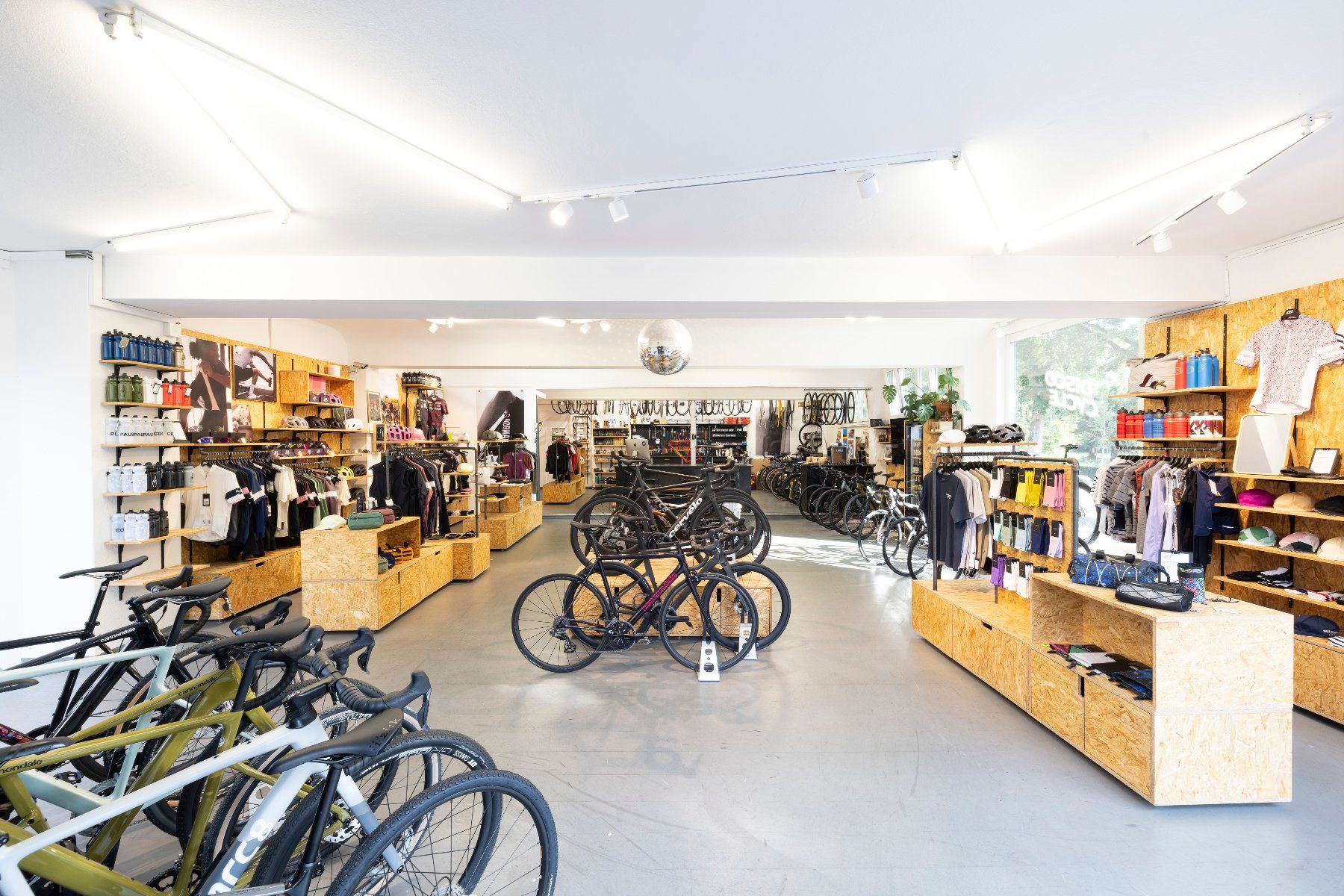 Rapha Canottiere & Pantaloni: % Rapha - Men's AMANI Jersey, S – Nuovo e nell'imballaggio originale da Bern venduto da Disco_Cycle 4