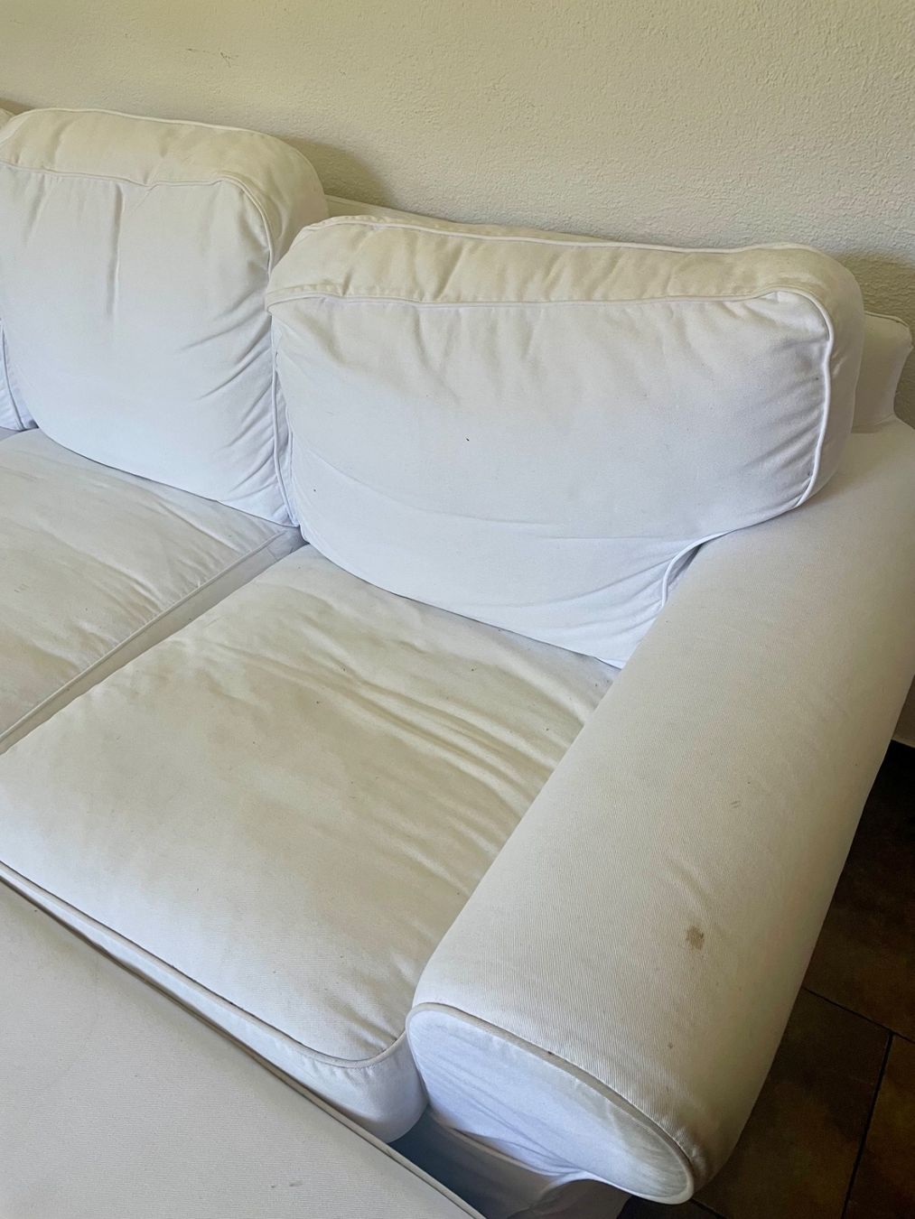 Ikea Divani: IKEA Sofa mit Hocker weiss gebrauchter Zustand – Usato da Teufenthal AG venduto da -barolo- 3