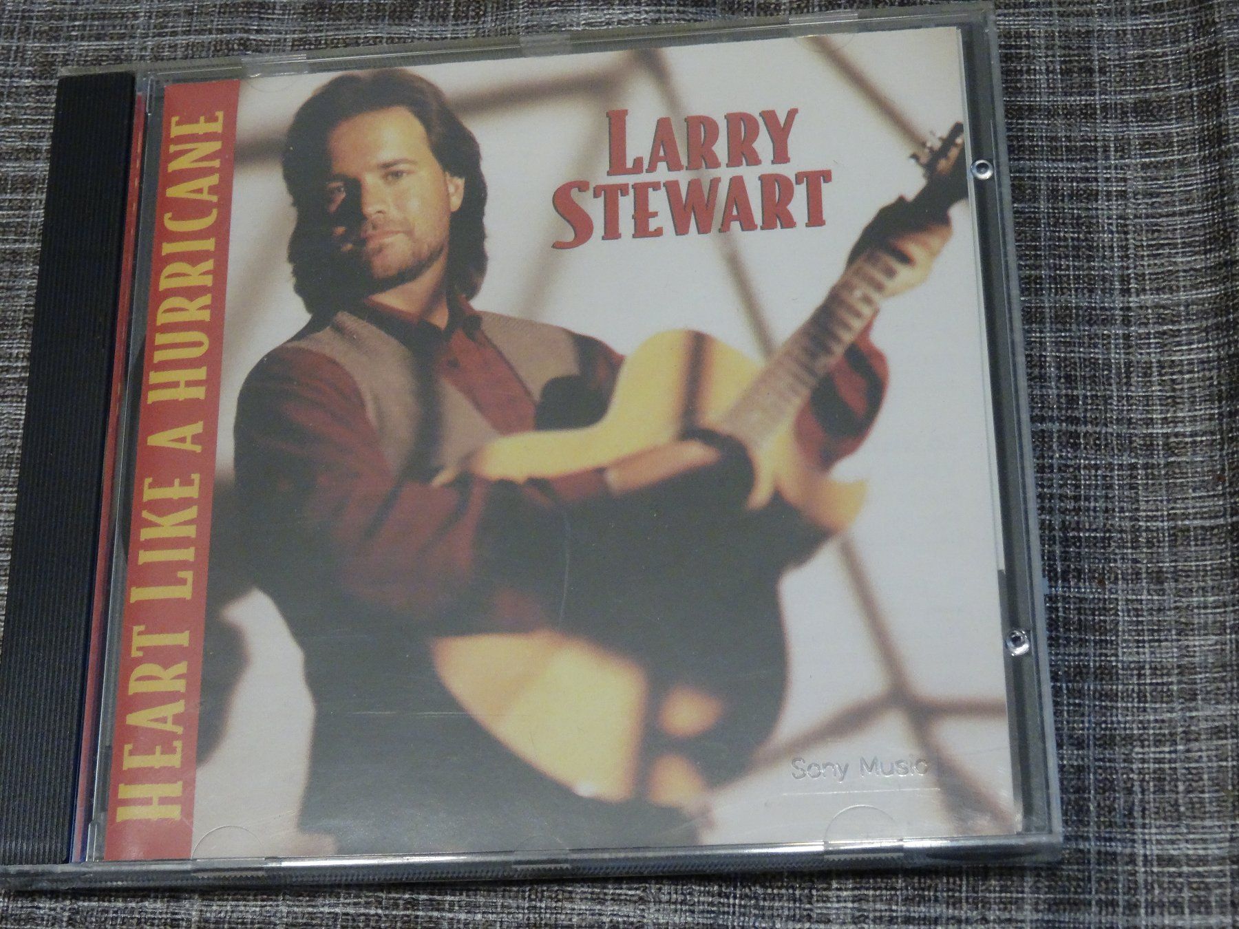 CD: Larry Stewart - Heart like a Hurricane CD – Usato da Olten venduto da Disc-Ausverkauf