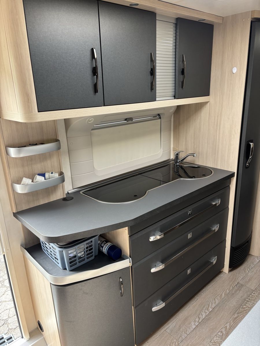 Hobby Véhicules de camping: Caravane hobby DELUXE édition  – D'occasion à Couvet par inf_z6yz 5