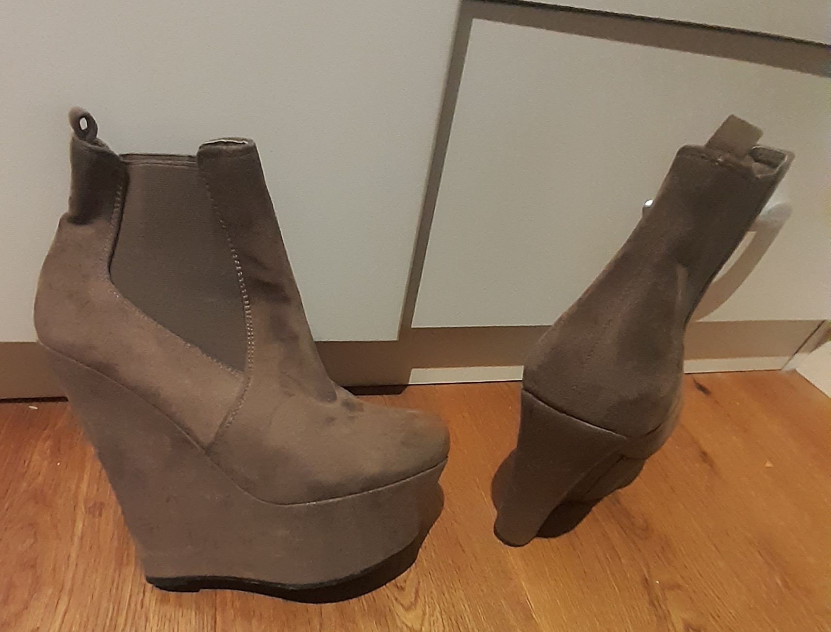 Scarpe da donna: Ankle Boots Damen – Usato da Bad Ragaz venduto da ocl_2fyc 1