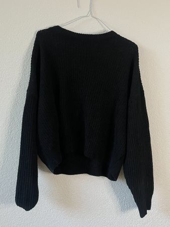 schwarzer Pulli