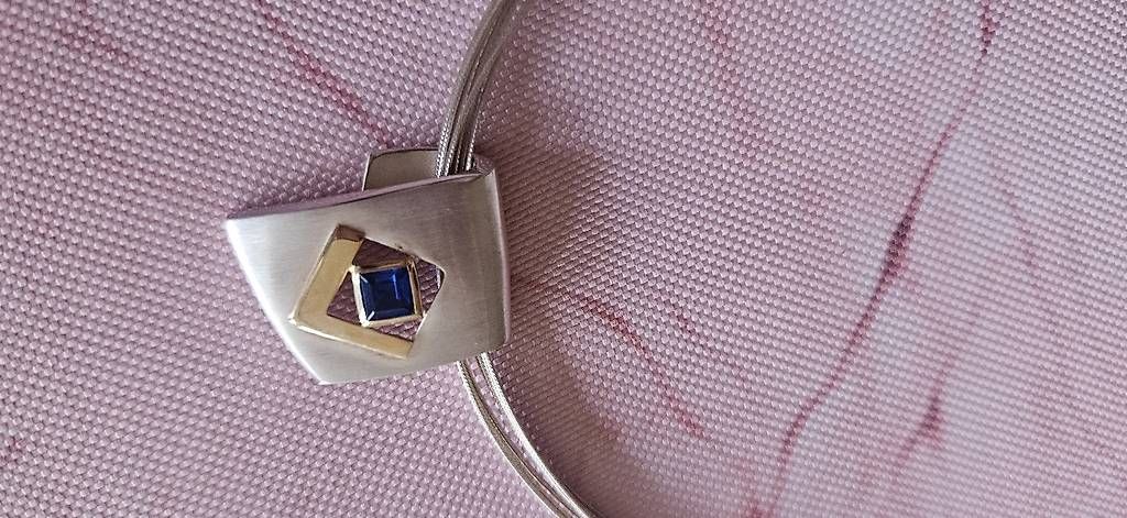 Catenine: Collier – Nuovo e nell'imballaggio originale da Fribourg venduto da Hiver14
