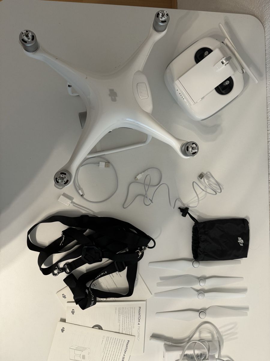 DJI Modellismo RC: Dji Phantom 4 Pro + – Usato da Bülach venduto da Antonio97 2