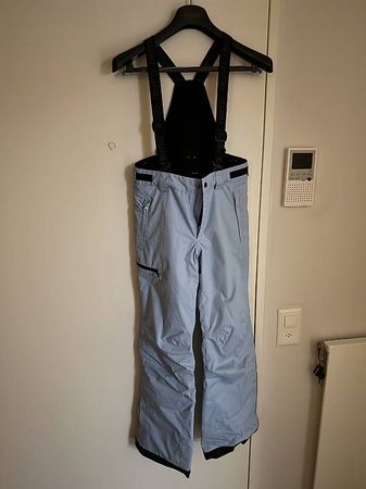 Reina teenagers ski/snowboard pants for sale 