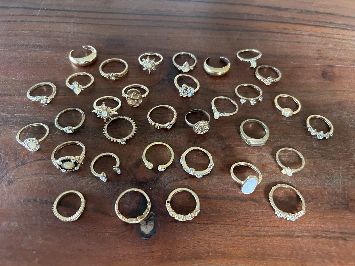 Ringe: Modeschmuck Ringe Set 32 Stk. Goldfarben💛 – Gebraucht aus Sursee von ramona0406 1