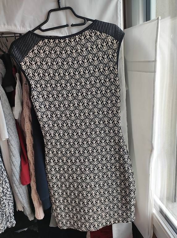 Kleider: Dress – Gebraucht aus Thörigen von imo_5f9y 1