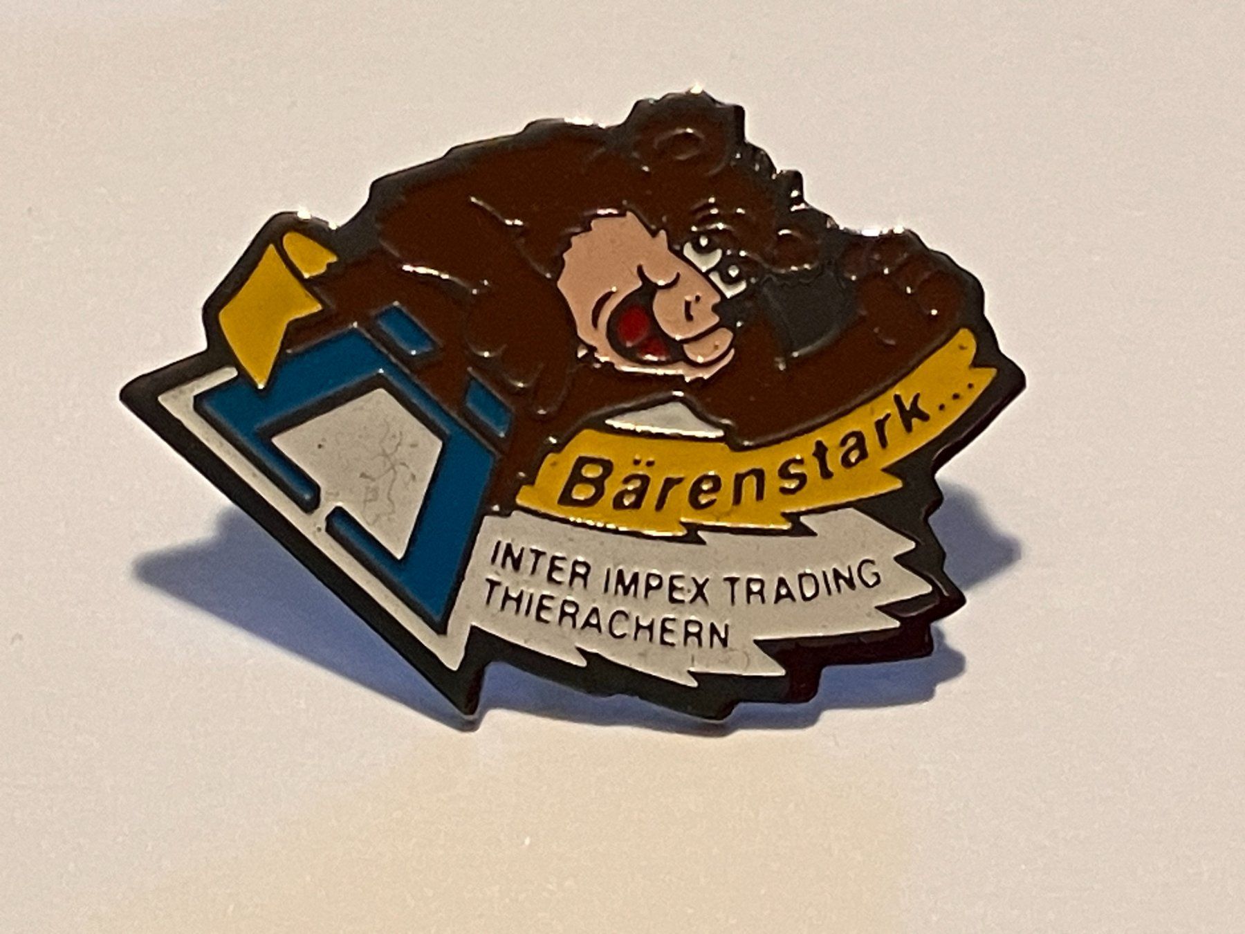 Placchette & Badge: 1 Pin Bärenstark Inter Impex Trading Thierachern – Usato da Basel venduto da djwwpp
