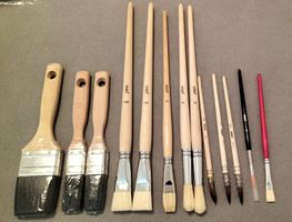 Lot de 13 pinceaux divers état neufs