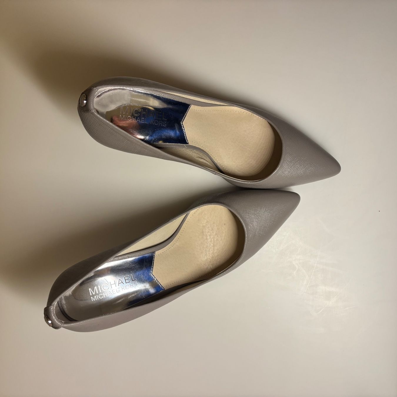 Michael Kors Scarpe da donna: Michael Kors: Pumps (Leder, grau) – Usato da Hinterkappelen venduto da hex_4vw 4